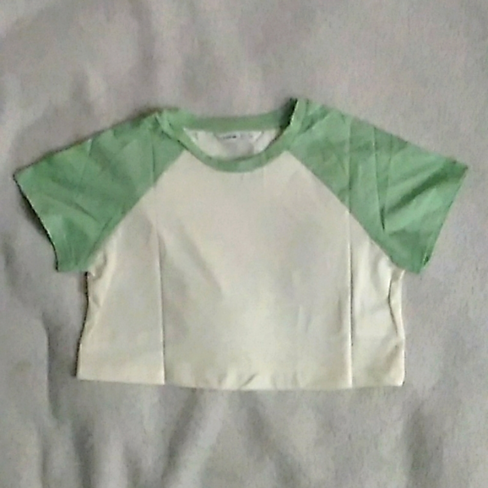 Shein 9yr kids green and off-white CROP TOP TEE
